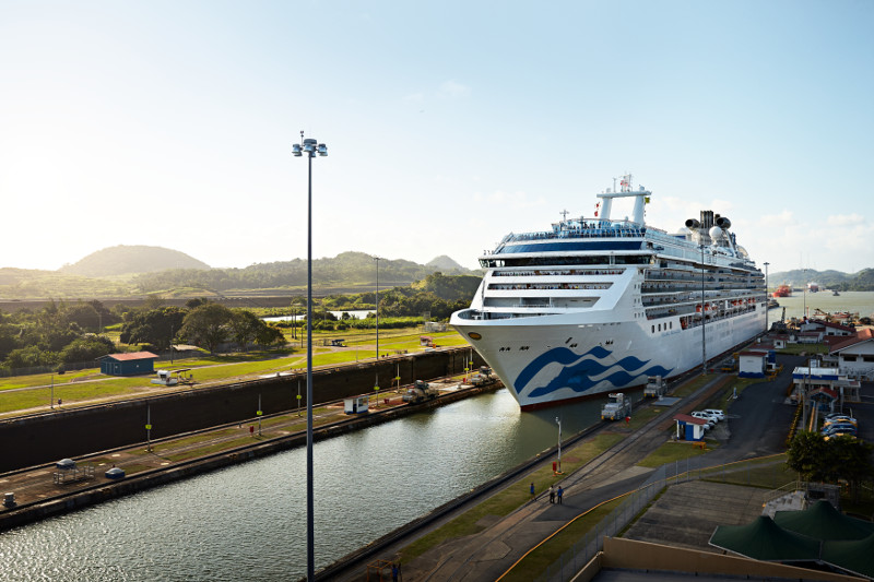 Coral Princess in Panama Canal